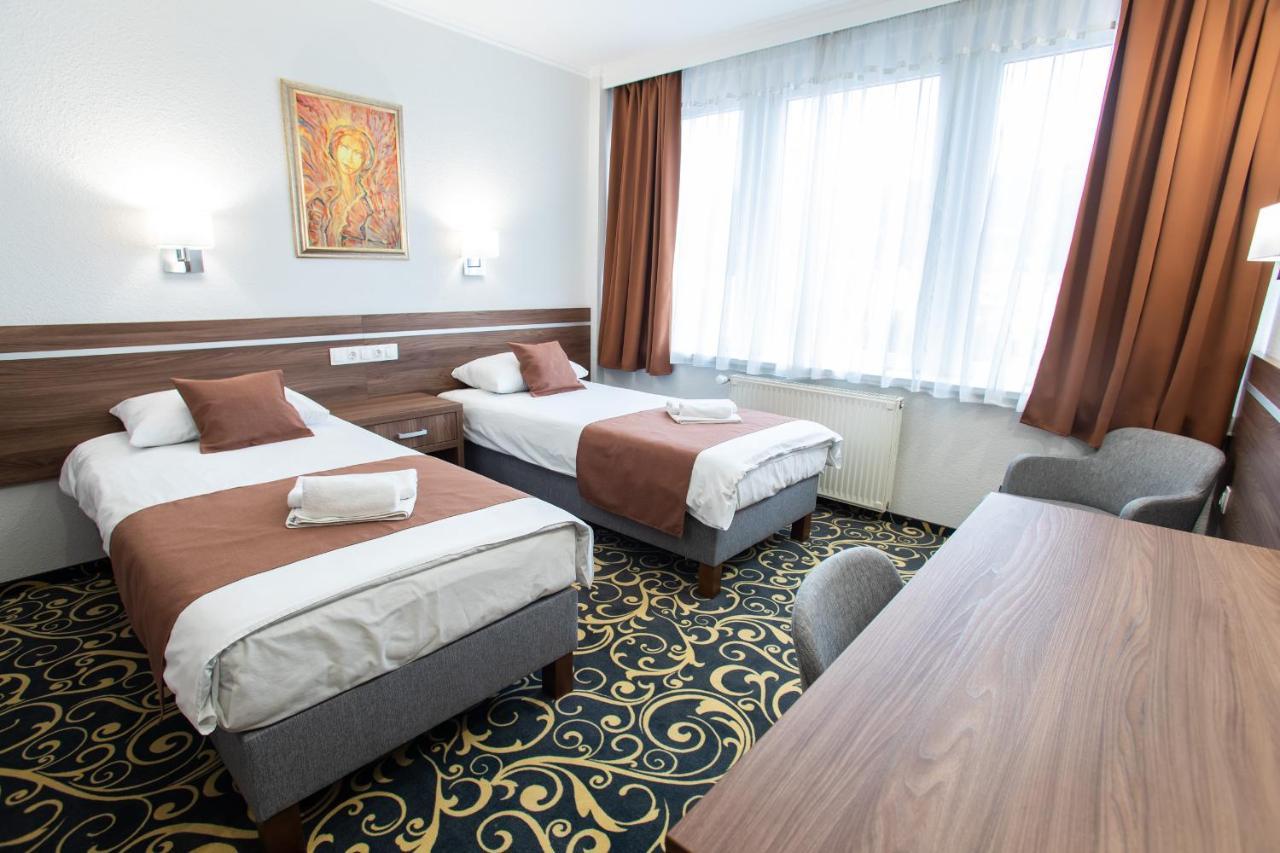 Arpad 3* Tatabanya